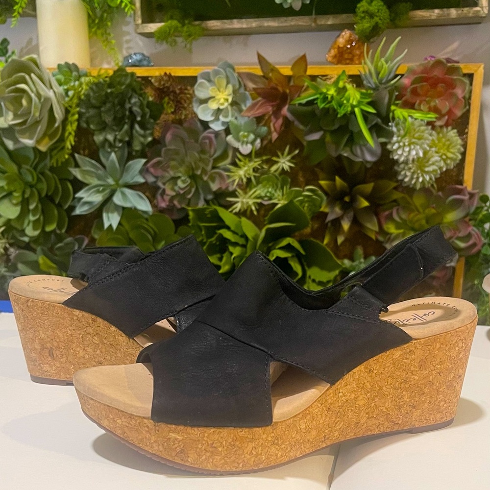 Clarks Artisan Womens Size 10 Caslynn Shae Sandal Black Cork Wedge Comfort
